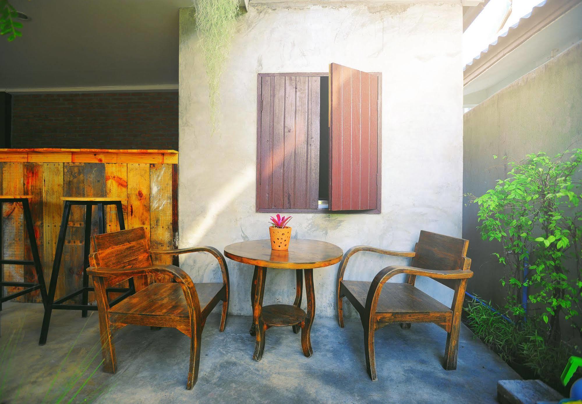 Manon Hostel Chiang Mai Luaran gambar