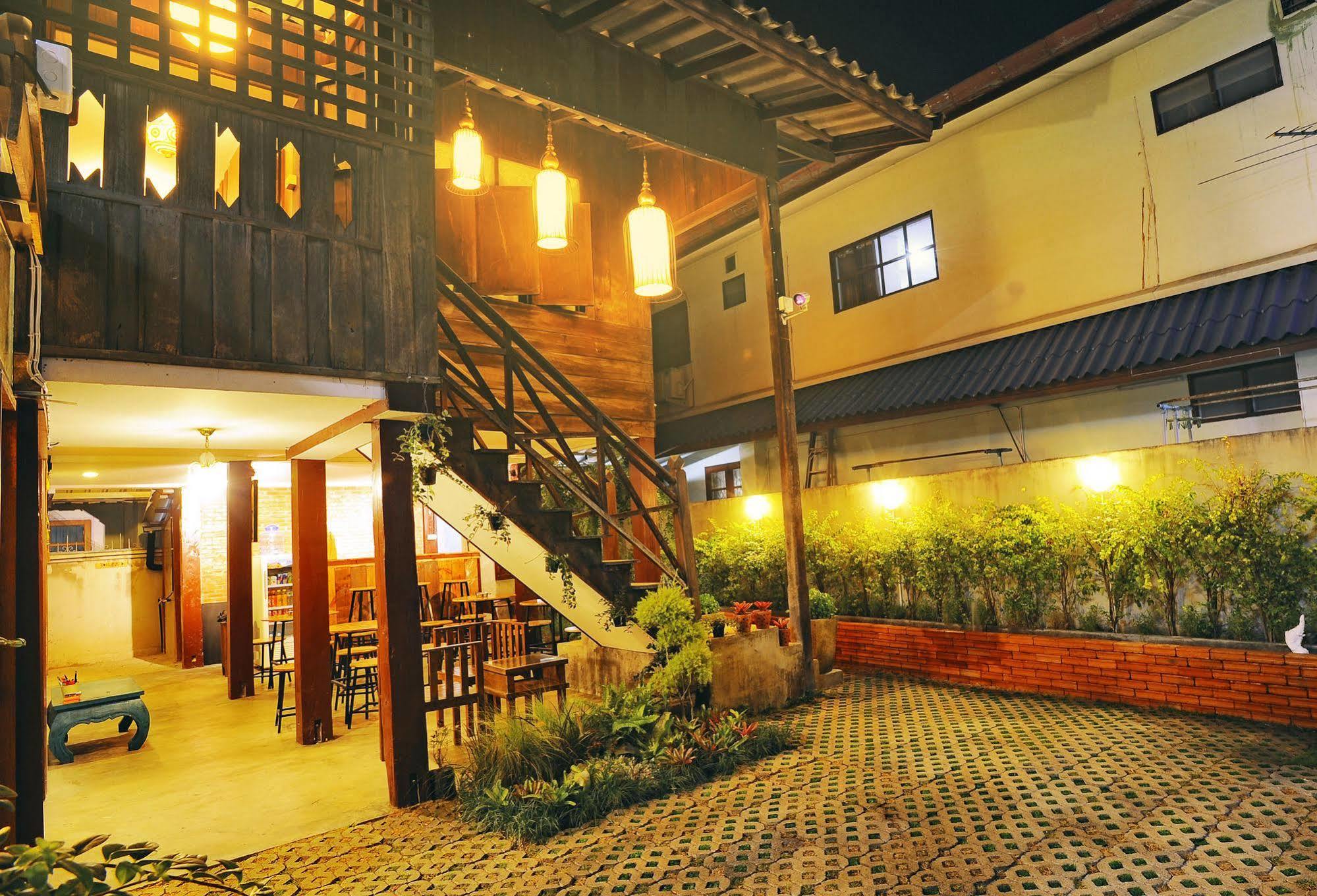 Manon Hostel Chiang Mai Luaran gambar